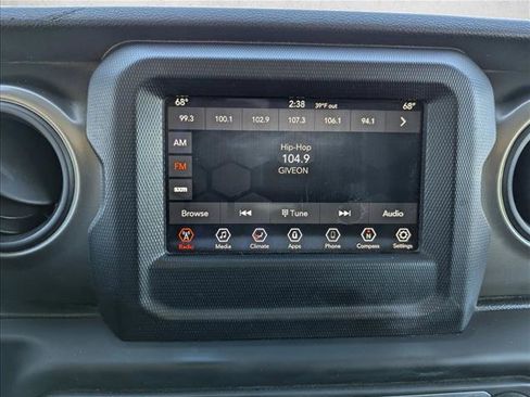 Used 2018 Jeep Wrangler Unlimited Sport S image 17