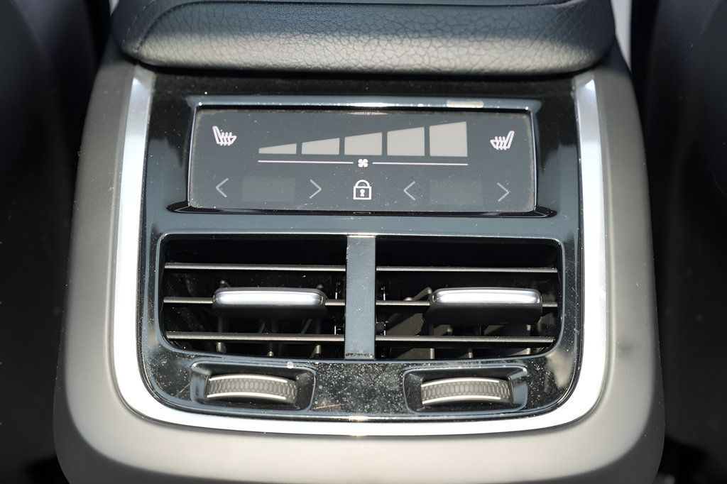 Used 2020 Volvo XC60 T6 Inscription w/ Protection Package Premier AWD/4WD image 21