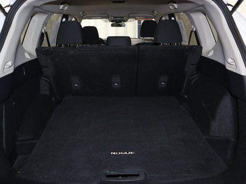 Certified 2024 Nissan Rogue S image 17