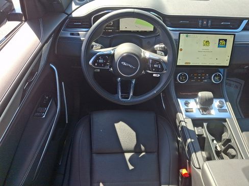 Used 2026 Jaguar F-PACE R-Dynamic S AWD/4WD image 9