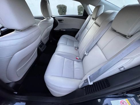Used 2018 Toyota Avalon XLE Plus w/ Carpet Mat Package FWD image 17