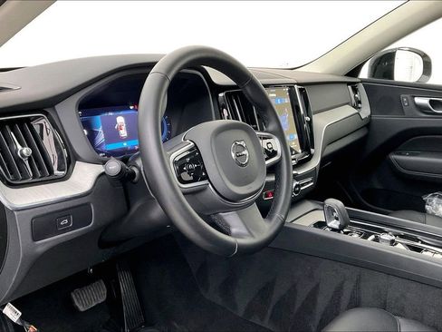 Certified 2025 Volvo XC60 B5 Plus image 18