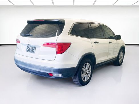 Used 2017 Honda Pilot LX image 4