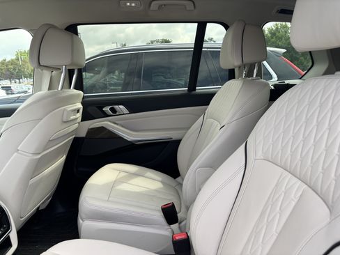 Used 2020 BMW X7 xDrive40i w/ Premium Package AWD/4WD image 32