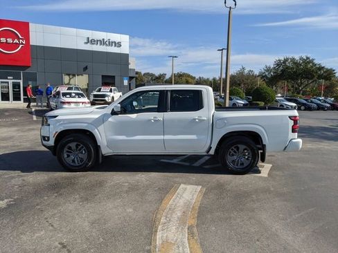 Certified 2025 Nissan Frontier SV w/ SV Convenience Package image 9