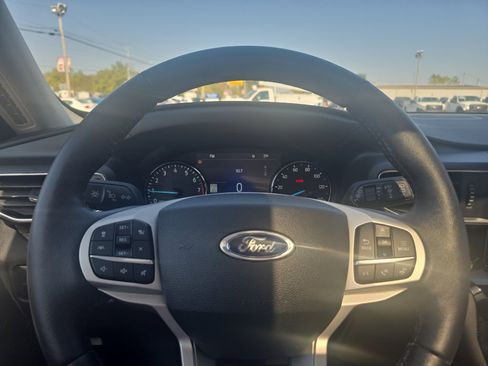 Used 2023 Ford Explorer Limited w/ Limited Technology Package image 22