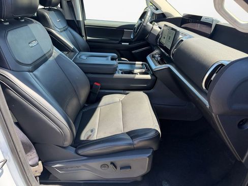 Used 2025 Ford Expedition Max Platinum AWD/4WD image 9