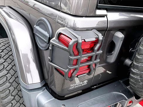 Used 2021 Jeep Wrangler Unlimited Rubicon image 20