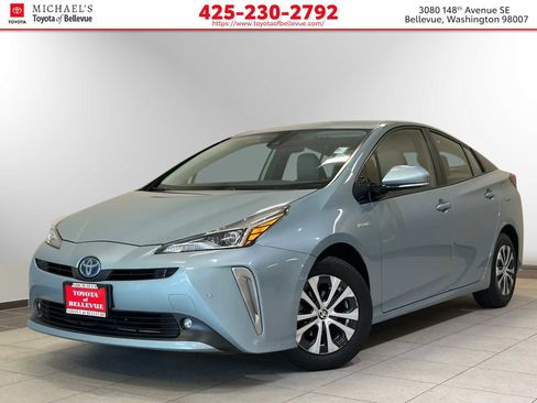 Used 2019 Toyota Prius LE image 1