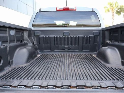 Used 2018 Chevrolet Colorado LT w/ Safety Package image 17