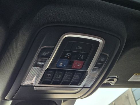Used 2022 RAM 1500 Limited AWD/4WD image 32