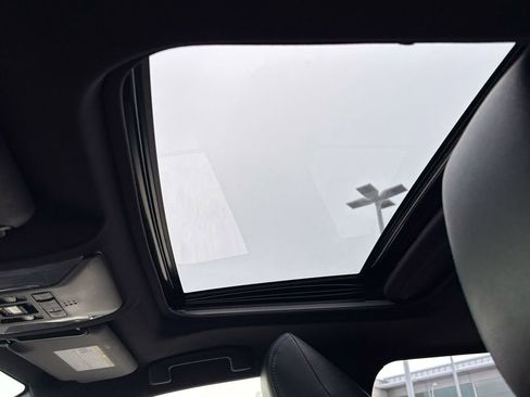 Certified 2022 Toyota RAV4 SE image 17