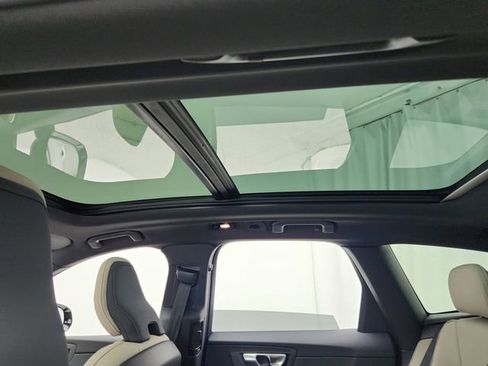 New 2026 Volvo XC60 B5 Plus w/ Climate Package image 28