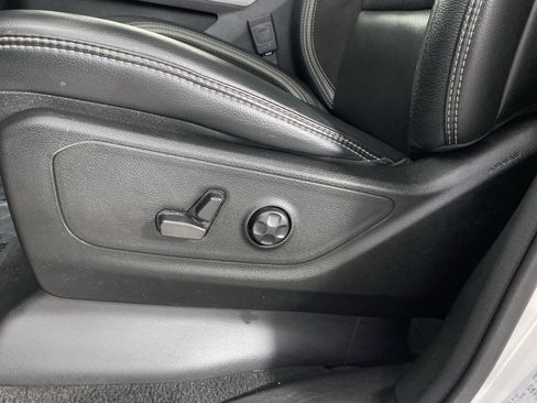 Used 2024 RAM 1500 Laramie AWD/4WD image 17