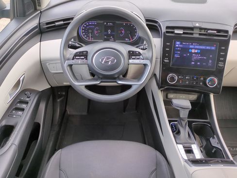 Certified 2022 Hyundai Tucson SEL FWD image 12