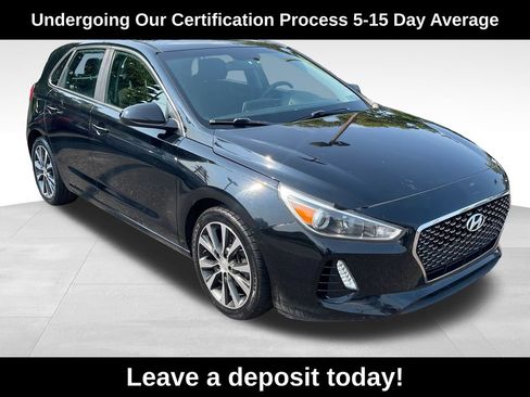 Used 2018 Hyundai Elantra GT FWD image 1