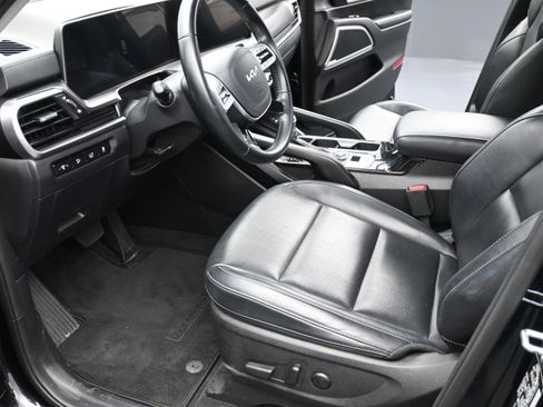 Used 2025 Kia Telluride S FWD image 12