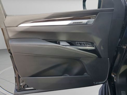 Certified 2025 Cadillac Escalade Premium Luxury image 28