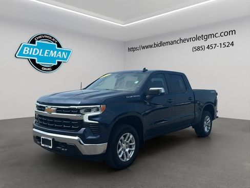 Used 2023 Chevrolet Silverado 1500 LT AWD/4WD image 3