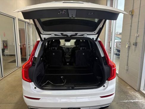 Used 2020 Volvo XC90 T6 Momentum image 14