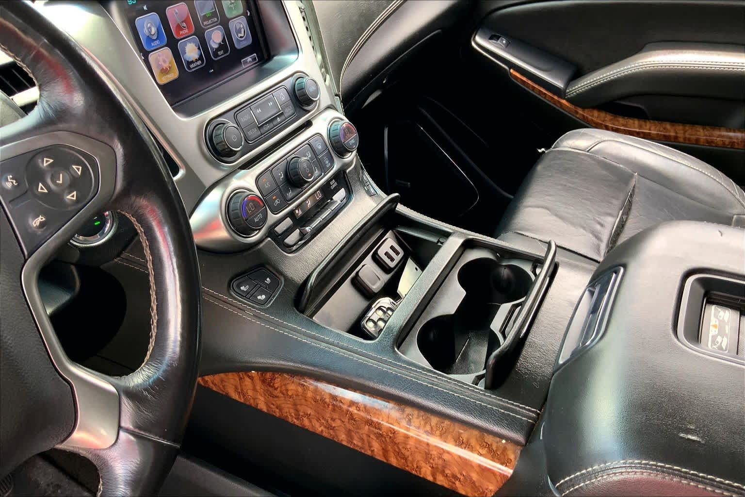 Used 2018 Chevrolet Suburban Premier RWD image 16