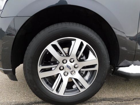 Used 2024 Ford Expedition Limited image 10