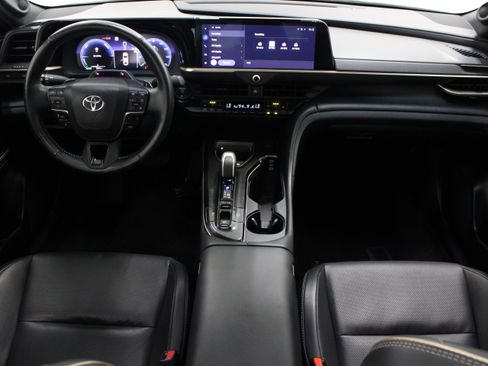 Used 2024 Toyota Crown Platinum AWD/4WD image 31