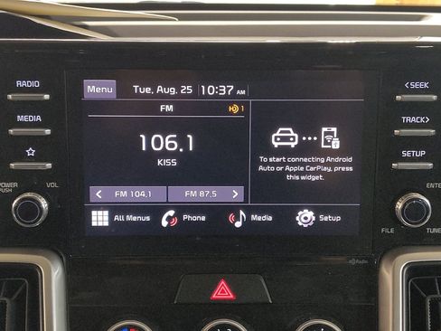 Used 2023 Kia Sorento LX FWD image 25