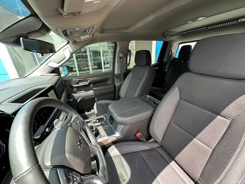 Used 2025 Chevrolet Silverado 1500 LT Trail Boss w/ Convenience Package II AWD/4WD image 22