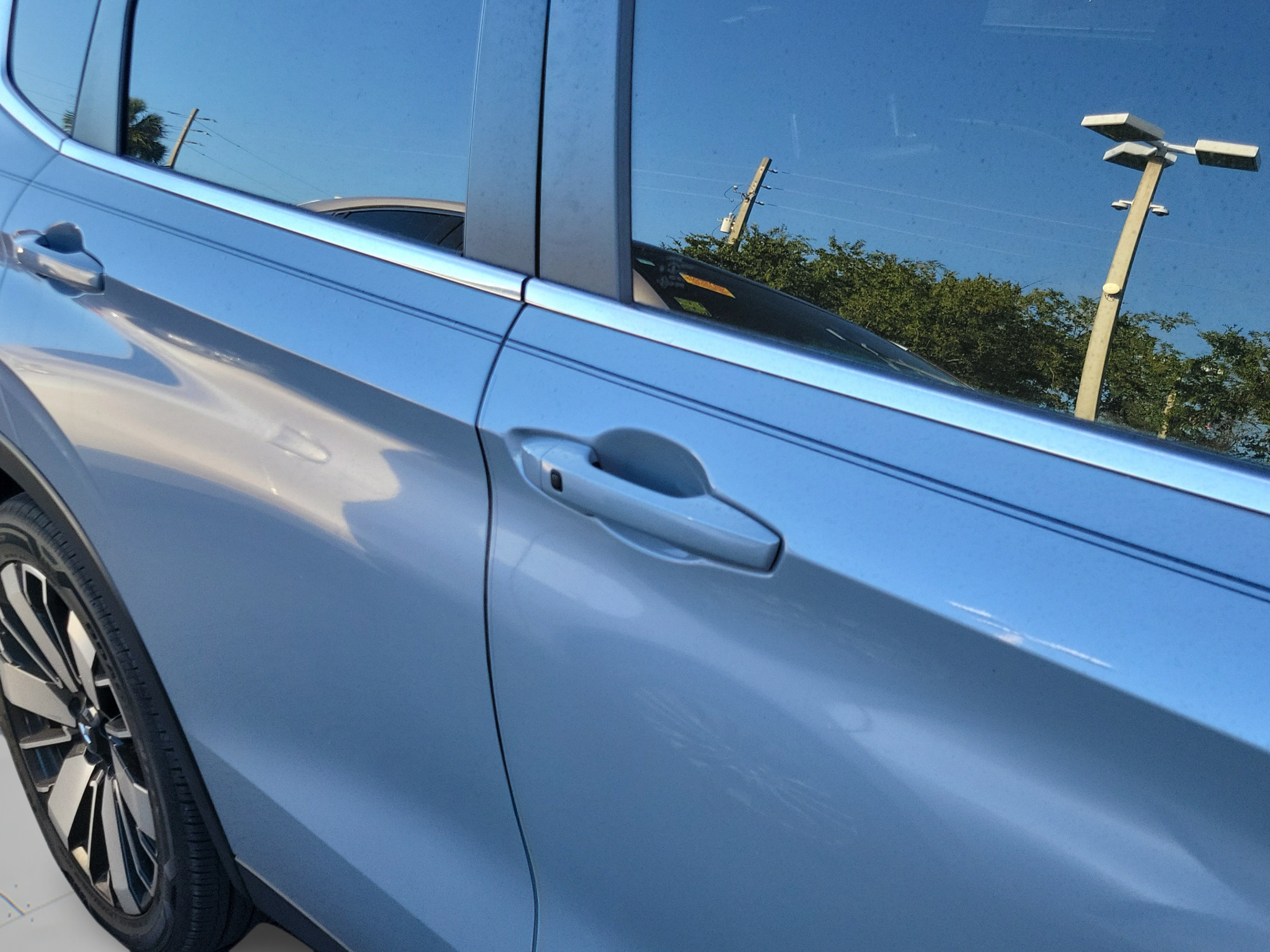 Used 2025 Mitsubishi Outlander SE FWD image 17
