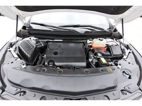 Used 2024 Buick Enclave Essence w/ Experience Buick Package image 32