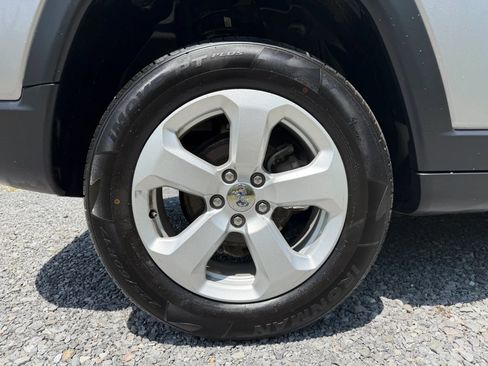 Used 2019 Jeep Compass Latitude w/ Popular Equipment Group AWD/4WD image 53