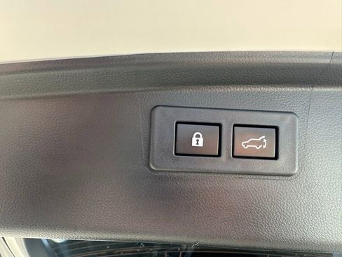 Used 2023 Subaru Outback Touring XT image 8