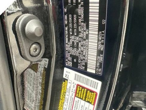Used 2023 Toyota Highlander XSE FWD image 35