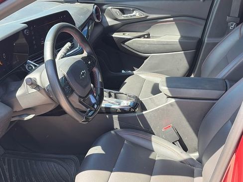 Used 2024 Chevrolet Trax RS w/ Sunroof Package image 15