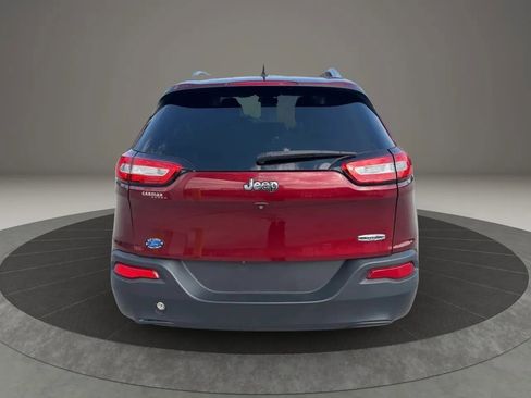 Used 2018 Jeep Cherokee Latitude FWD image 6