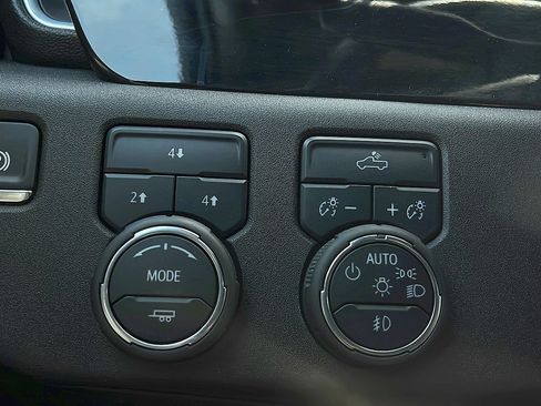 Used 2025 Chevrolet Silverado 2500 LT w/ Convenience Package AWD/4WD image 20