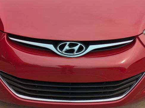 Used 2015 Hyundai Elantra SE w/ Option Group 02 image 9