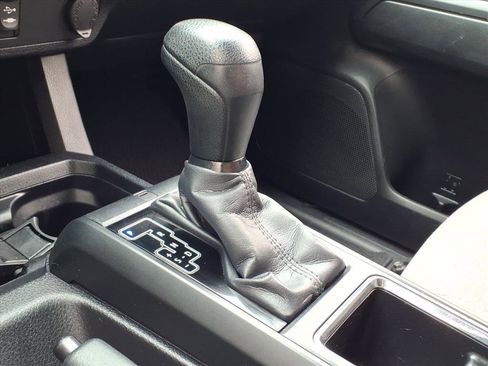 Used 2016 Toyota Tacoma SR w/ SR Convenience Package image 14