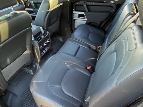 Used 2023 Land Rover Defender 130 SE image 25