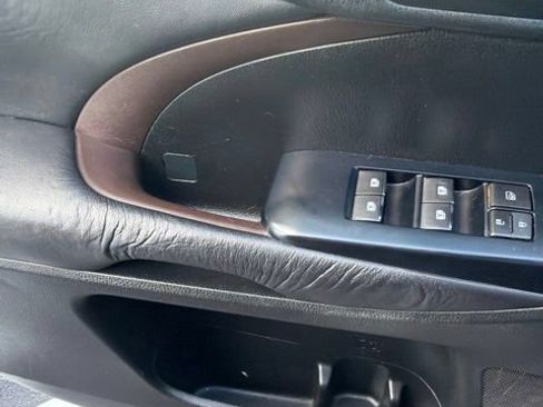 Used 2015 Toyota Highlander Limited FWD image 11