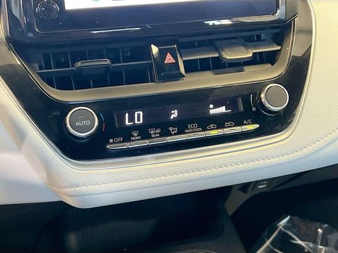 Used 2023 Toyota Corolla SE w/ Carpet Mat Package (TMS) FWD image 15