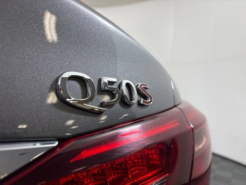 Used 2018 INFINITI Q50 Red Sport 400 w/ Sensory Package (Sport) RWD image 10
