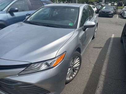 Used 2020 Toyota Camry XLE w/ Sunroof Package