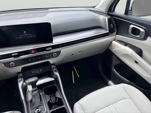 New 2025 Kia Sorento S image 14