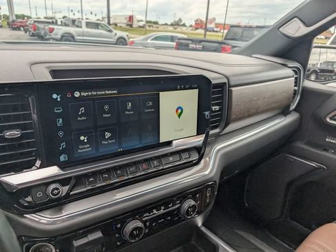 Used 2023 Chevrolet Silverado 1500 High Country w/ High Country Premium Package AWD/4WD image 21