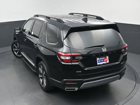 Used 2024 Honda Pilot Elite image 37