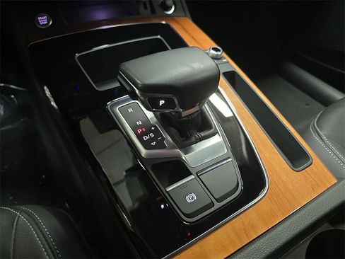 Used 2023 Audi Q5 2.0T Premium w/ Convenience Package image 24