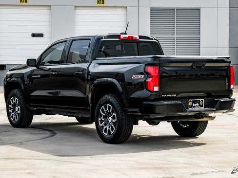 Used 2024 Chevrolet Colorado Z71 w/ Z71 Convenience Package 2 image 8
