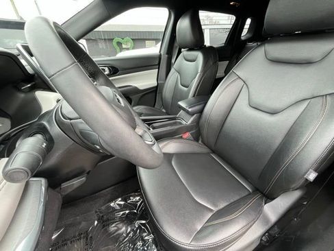 Used 2024 Jeep Compass Limited image 18